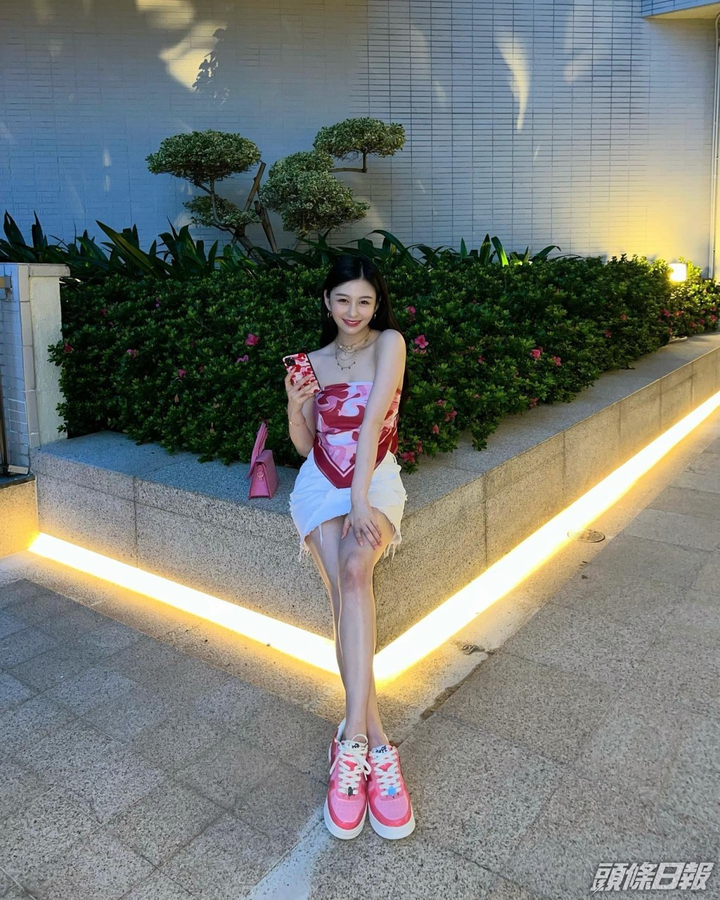 沈月條腿好長。